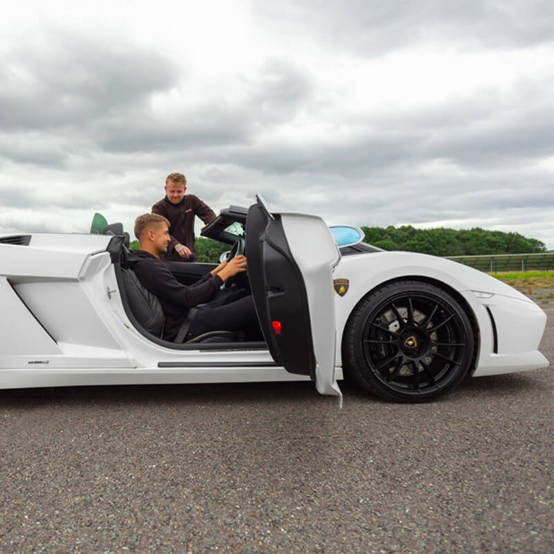 Ferrari and Lamborghini Driving Blast